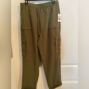 Women’s Green Pants